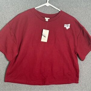 NWT a new day Cropped Short-Sleeve Tee in Burgundy